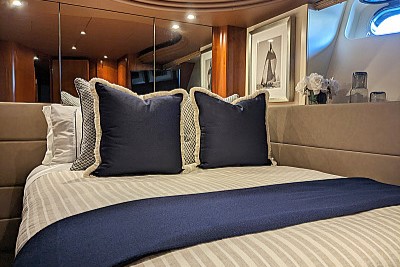 Starboard-Cabin-thumb