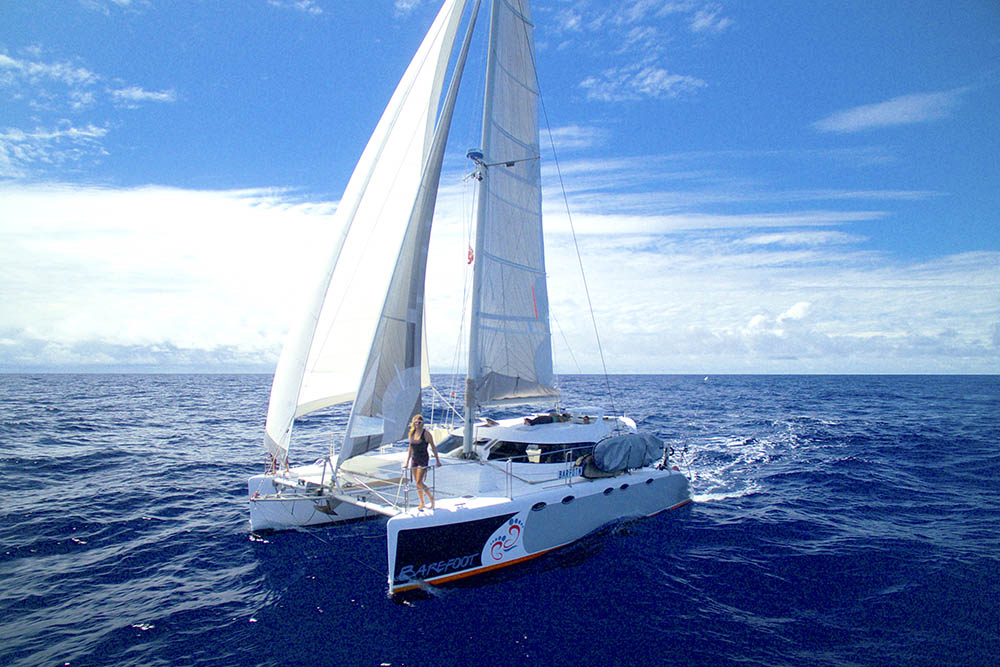 BAREFOOT Sailing 02