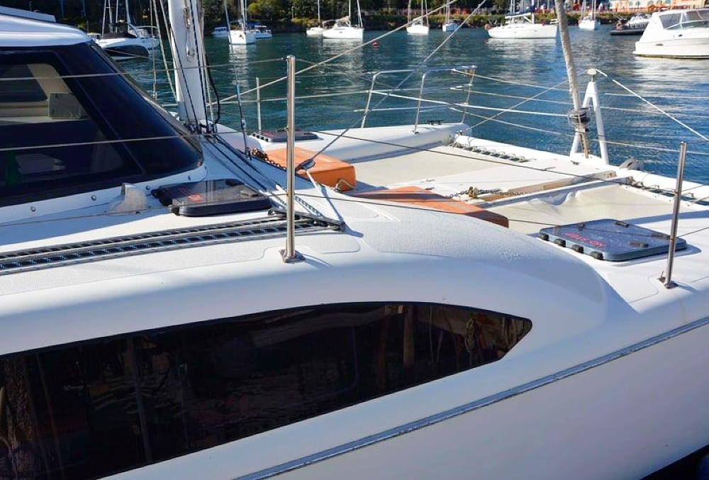 delphinus-foredeck-view_1