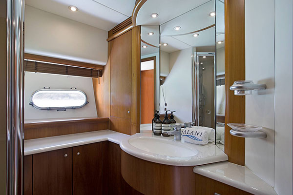 ALANI-BATHROOM