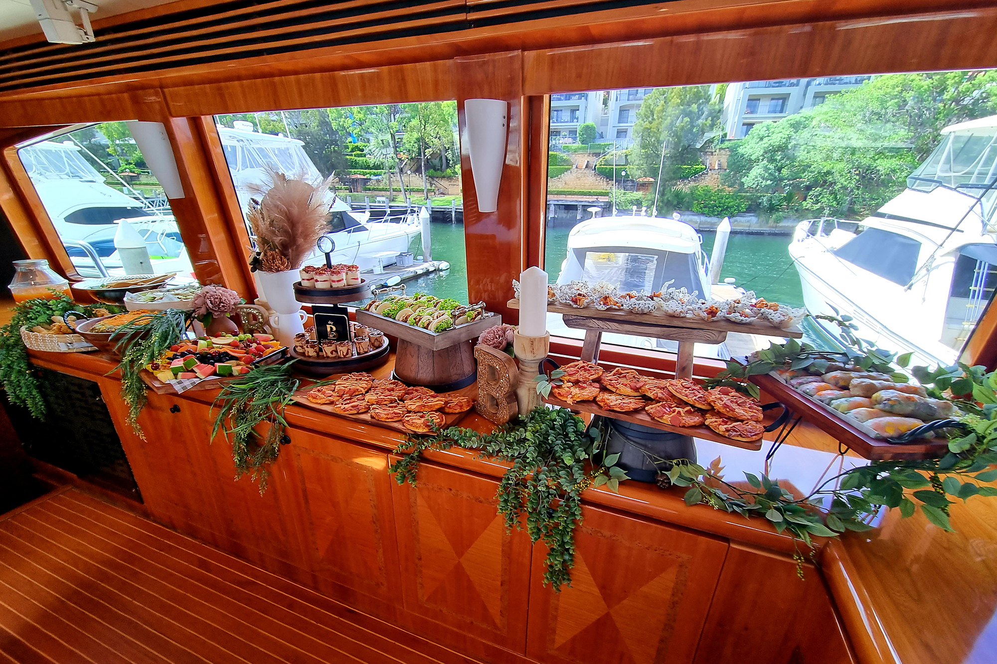 SALT-BUFFET